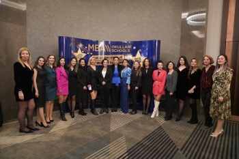 MBA Okulları Öğretmenleri MBA’22 Öğretmenler Günü Kutlaması Galasında Suat Suna ve Perihan Savaş Buluştu