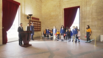 MBA Okulları Öğrencileri Anıtkabir'de ATA'nın huzuruna çıktı