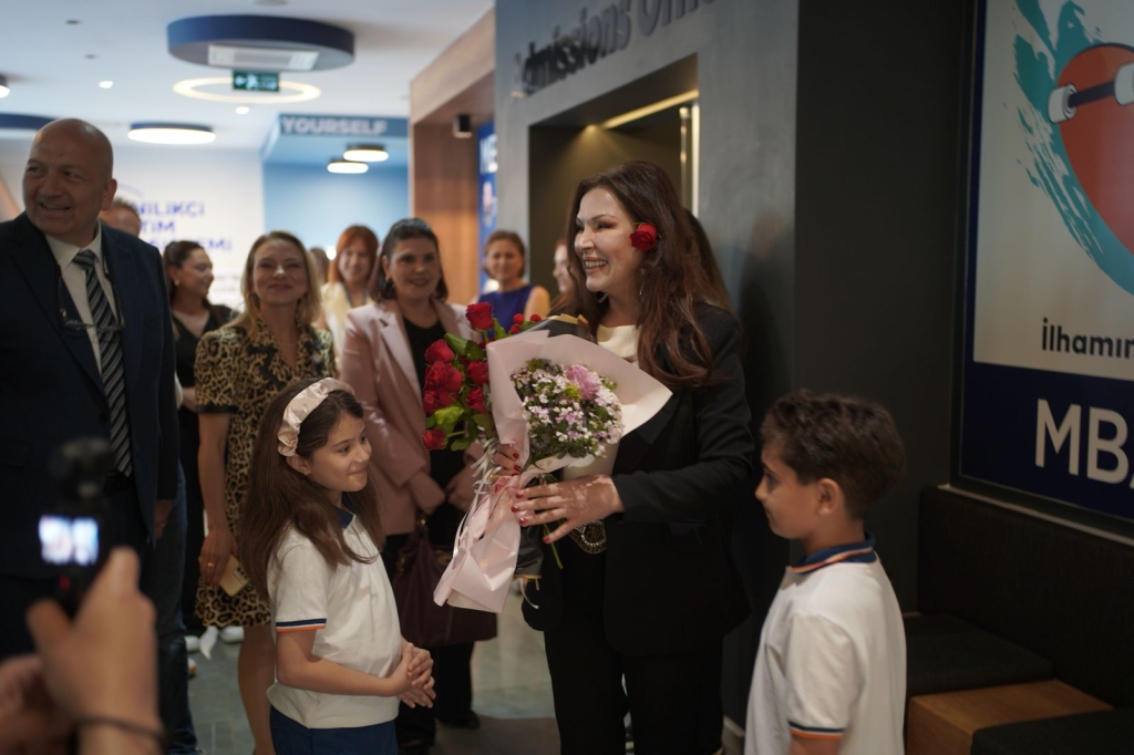 Aydan Şener Öğrencilerle Bir Araya Geldi