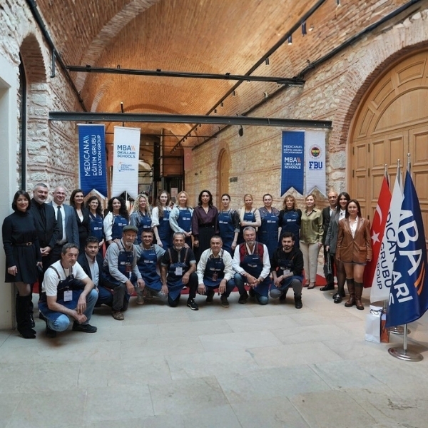 Ressamlar ve Öğrenciler Cumhuriyetin 102. Yılını Uluslararası Sanat Çalıştayında Kutluyor