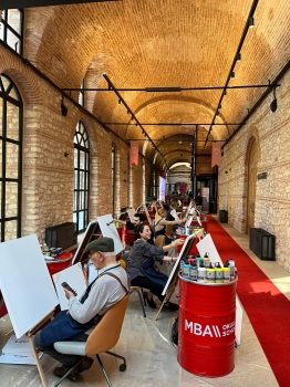 Ressamlar ve Öğrenciler Cumhuriyetin 102. Yılını Uluslararası Sanat Çalıştayında Kutluyor