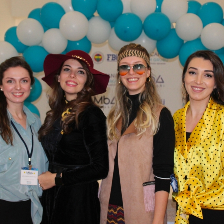 MBA Okulları İklim Birliği Kulübü Öğrencileri 20 Ocak Gününü İklim İçin Sürdürülebilir Moda Günü İlan Etti