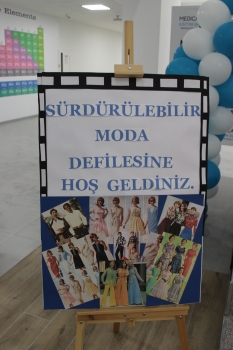 MBA Okulları İklim Birliği Kulübü Öğrencileri 20 Ocak Gününü İklim İçin Sürdürülebilir Moda Günü İlan Etti